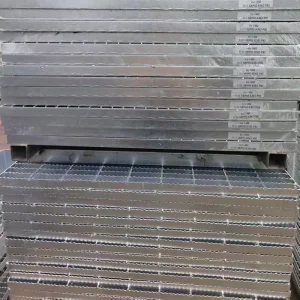 Anti slip Serrated Hot Dip Galvanized Steel Grating Weatherproof Floor Deck for Water Treatment Plant Outdoor Operation Platform