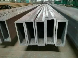 CE Rectangular Tube EN C10 Flat and Neat Surface, Widely Applied in Warehouse Storage Racks, Safety Guardrails