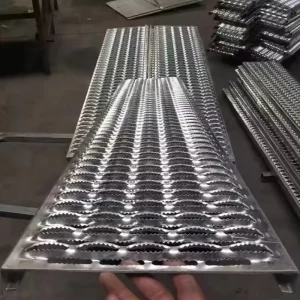 Carbon Steel Hot Dipped Galvanized Alligator Mouth Floor Plate S235JR Anti Skid Water Resistant Tread Sheet for Walkways