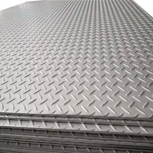 Checkered Carbon Steel Plate Diamond Pattern Tread Plate Slightly Oiled JIS Certified Welding & Bending Ready