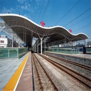 China Steel Structure Factory Prefabricated Light Gauge Steel Roof Truss Arch Train Station Roofing Steel Pipe Truss Roof