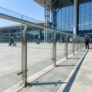 Custom Modern Tempered Glass Railing with 304 Stainless Steel Posts Handrail for Balcony Stair Hotel