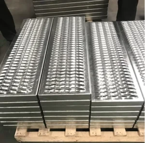 Customized Aluminum Alloy Stair Tread Safety Grating Anti Skid Perforated Grating for Warehouse Polished Finish