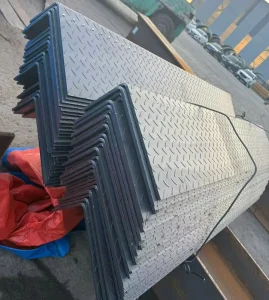 Diamond Tread Plate Steel Angle Bracket L Shape Anti-slip Checkered Steel Angle For Building Platform Step Support