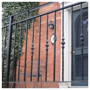European Classic Wrought Iron Railing Anti-collision Hand-forged Ornamental Courtyard Fence for High-end Private Manor