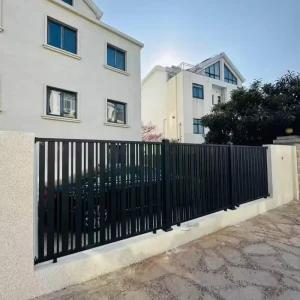 Factory Custom Aluminum Alloy and Stainless Steel DIY Modern Curved Balcony Railing for Residential and Commercial Buildings