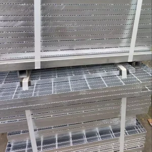Fast Delivery Q235 Serrated Anti Slip Galvanized Grating for Global Industrial Construction Projects