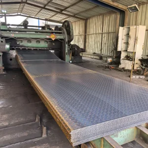Galvanized Checkered Plate Q235B Hot-Rolled Cut-To-Size Non-Slip Stair Tread Flat-Pea Pattern Non-Alloy Model 5586 Tianjin