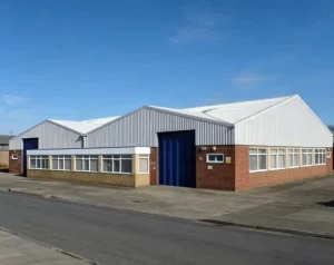 H350 High Efficiency Pre engineered Steel Sandwich Panel Warehouse Corrosion Resistant 5+ Year Warranty 121+