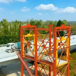 Heavy Duty 30T Tank Car Lifting Gantry High Speed Rail Viaduct Concrete Vertical Hoist
