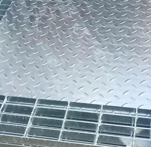 Hot-Dipped Galvanized Steel Checker Plate Compound Steel Grating Walkway for Workshop and Outdoor Platform