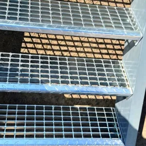Hot Dipped Galvanized Steel Grating Stair Treads Anti Slip Stair Treads