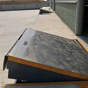 Logistics Fixed Dock Leveler Solid Structure Dock Leveler for Container Loading Bay Use