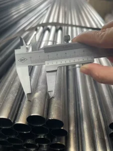 Metal Tube ERW Welded Pipe 6mm 10mm Black Annealing Carbon Steel Round Pipe ST37 ST52 Q195 Paint Iron Pipe for Furniture