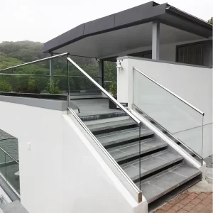 Modern Aluminum U Channel Balcony Balustrade System with Matte Black Finish Laminated Glass Railing for Terrace Deck Stair Villa