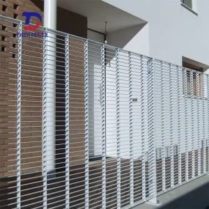 Secure Steel Grating Fence Wall Steel Grating with Zinc Coating for Perimeter Protection and Architectural Facade