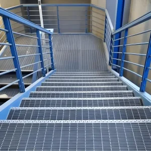 Slatted Steel Grating for Livestock Farms, Outdoor Staircase Tread Plate, Factory Staircase Tread Plate