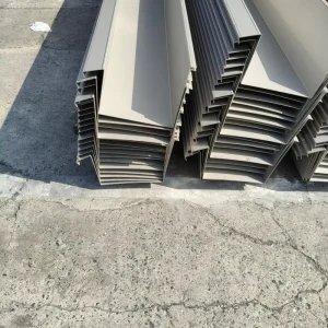 Waterproof Moisture-Proof 304 Stainless Steel U-Shaped Rain Gutter for Wall Warehouse Customizable Surface Fire Resistant