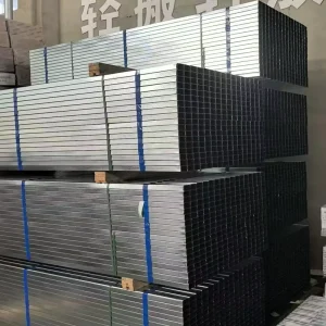 Zinc Coated Steel Stud Frame Furring Channel Drywall Metal Stud Galvanized Steel Light Keel Manufacturer Direct Wall Track Keel